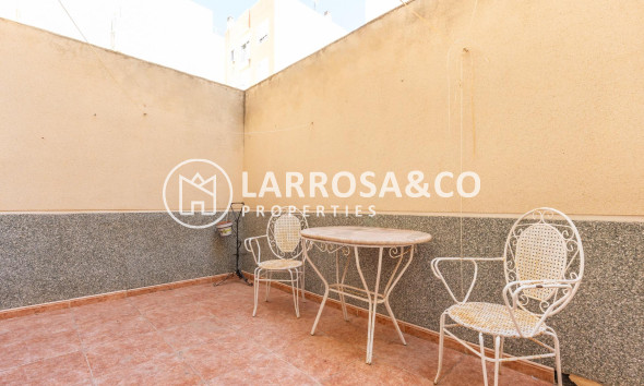 Resale - Ground floor apartment - Torrevieja - Estacion de autobuses
