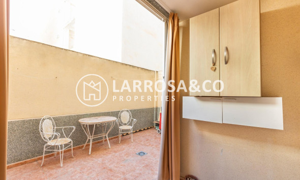 Resale - Ground floor apartment - Torrevieja - Estacion de autobuses