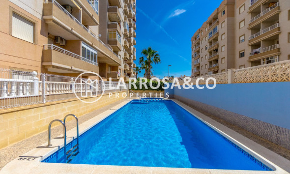 Resale - Apartment - Torrevieja - Centro
