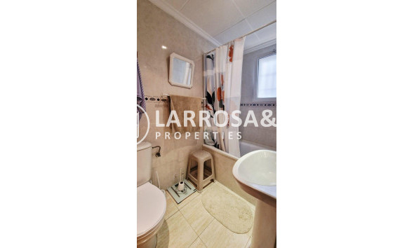 Resale - Apartment - Torrevieja - Centro