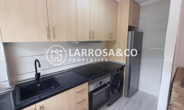 Resale - Apartment - Torrevieja - Acequion