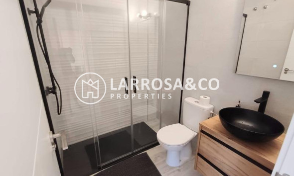 Resale - Apartment - Torrevieja - Acequion