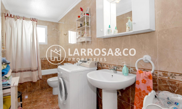 Resale - Apartment - Torrevieja - Centro