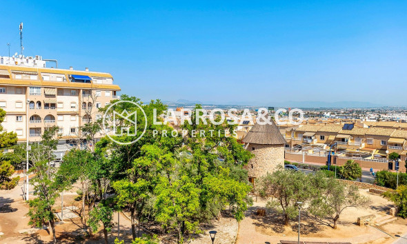 Resale - Apartment - Torrevieja - Estacion de autobuses