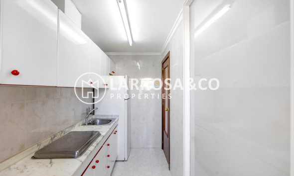 Resale - Apartment - Torrevieja - Estacion de autobuses