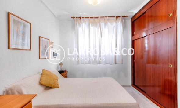 Resale - Apartment - Torrevieja - Estacion de autobuses