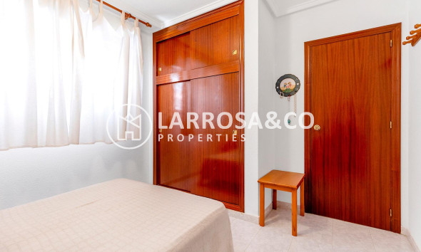 Resale - Apartment - Torrevieja - Estacion de autobuses