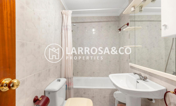 Resale - Apartment - Torrevieja - Estacion de autobuses