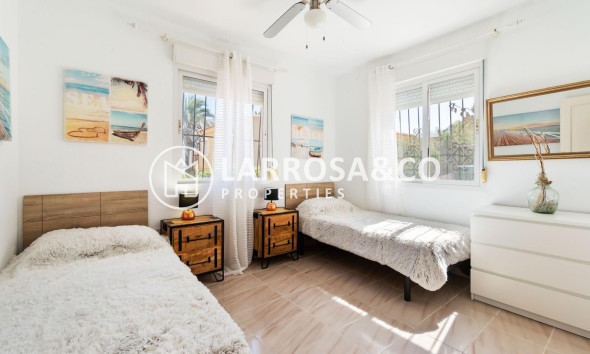 A Vendre - Villa - Orihuela costa - La Zenia