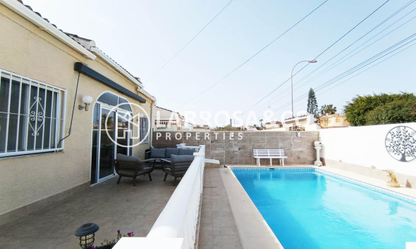 Resale - Detached House/Villa - Torrevieja - La Siesta - El Salado - Torreta