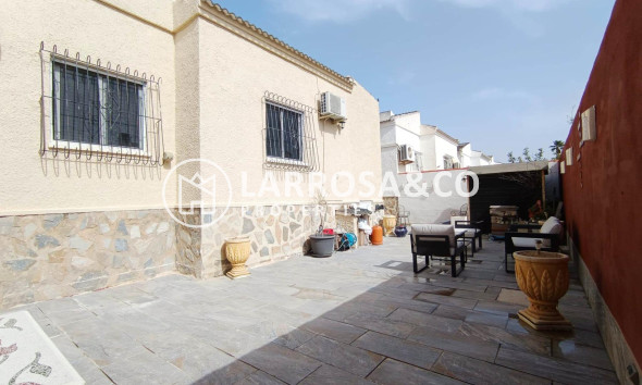 Resale - Detached House/Villa - Torrevieja - La Siesta - El Salado - Torreta
