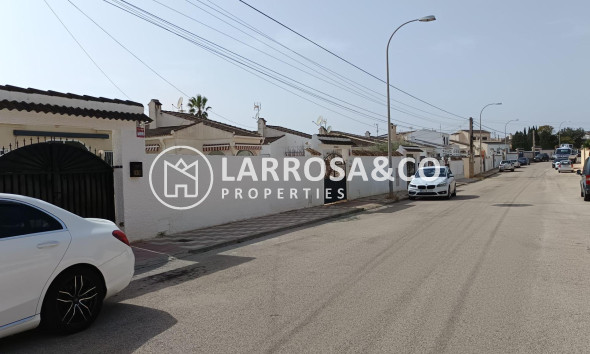 Resale - Detached House/Villa - Torrevieja - La Siesta - El Salado - Torreta