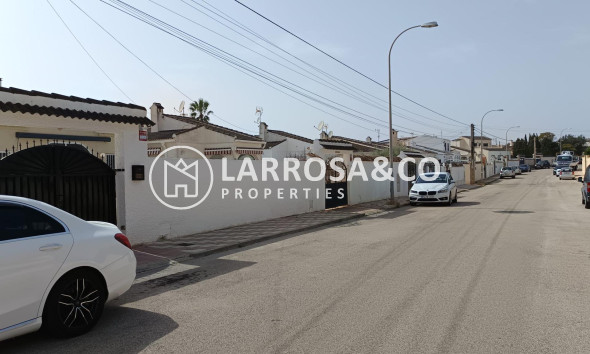 Resale - Detached House/Villa - Torrevieja - La Siesta - El Salado - Torreta