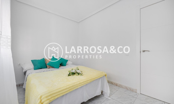 Reventa - Apartamento - Torrevieja - Playa Los Locos
