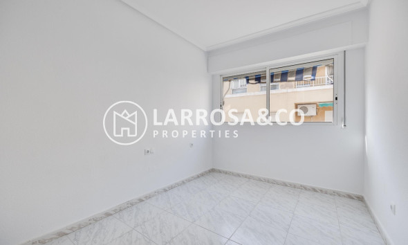 Reventa - Apartamento - Torrevieja - Playa Los Locos