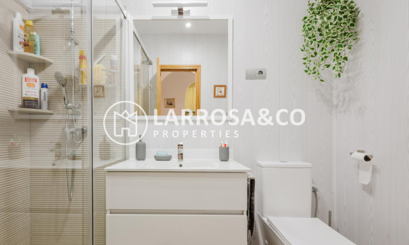 Resale - Bungalow - Torrevieja - Playa de los Naufragos