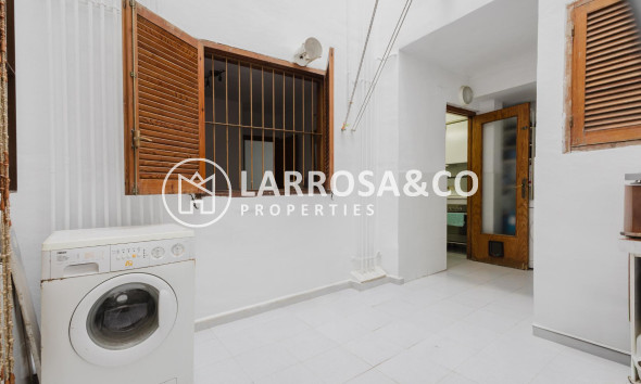 Resale - Apartment - Torrevieja - Playa de La Acequion