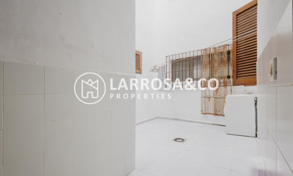 Resale - Apartment - Torrevieja - Playa de La Acequion