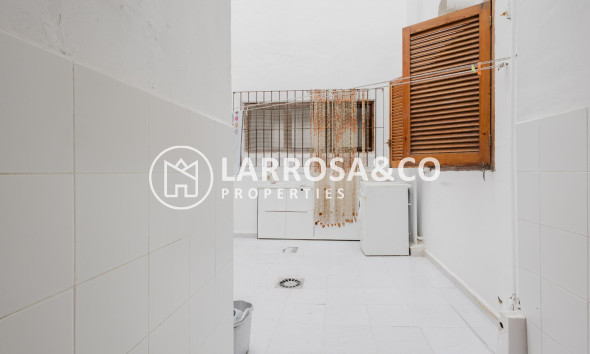 Resale - Apartment - Torrevieja - Playa de La Acequion