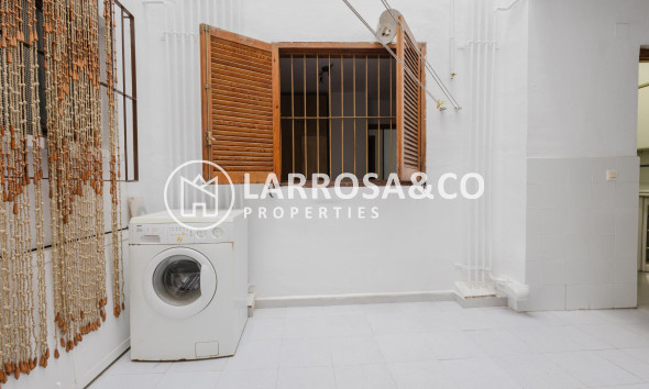 Resale - Apartment - Torrevieja - Playa de La Acequion