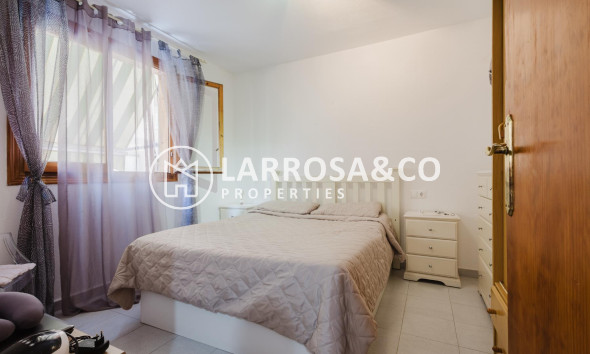 Resale - Apartment - Torrevieja - Playa de La Acequion
