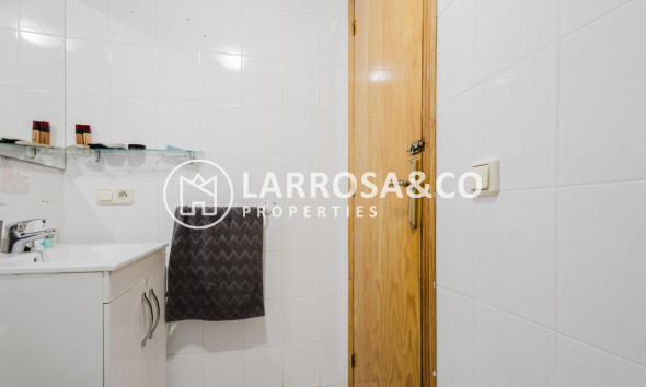 Resale - Apartment - Torrevieja - Playa de La Acequion