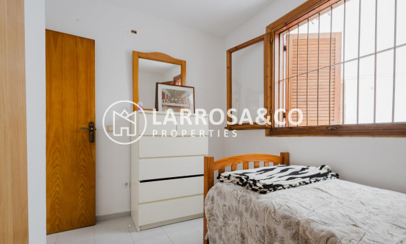Resale - Apartment - Torrevieja - Playa de La Acequion