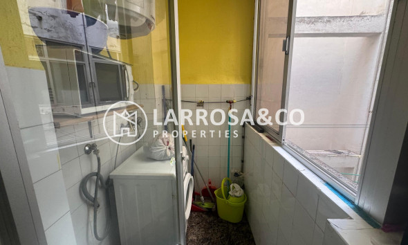 Resale - Apartment - Torrevieja - Playa del Acequión