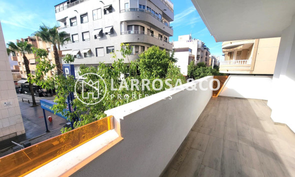 Resale - Apartment - Torrevieja - Playa del cura