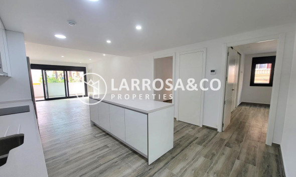 Resale - Apartment - Torrevieja - Playa del cura