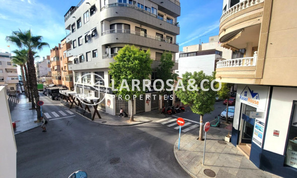 Resale - Apartment - Torrevieja - Playa del cura