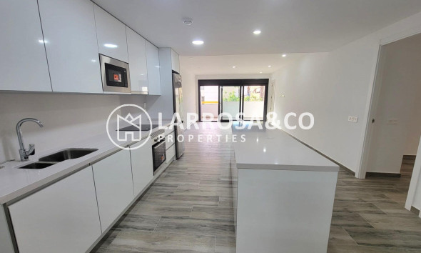 Resale - Apartment - Torrevieja - Playa del cura