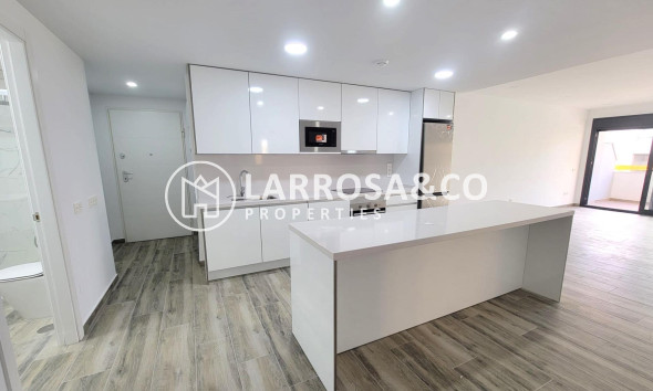Resale - Apartment - Torrevieja - Playa del cura