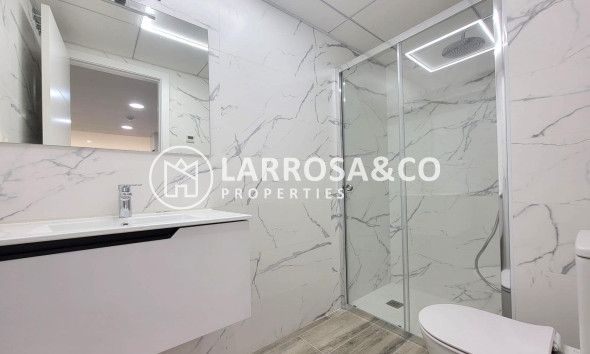 Resale - Apartment - Torrevieja - Playa del cura