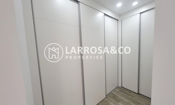 Resale - Apartment - Torrevieja - Playa del cura