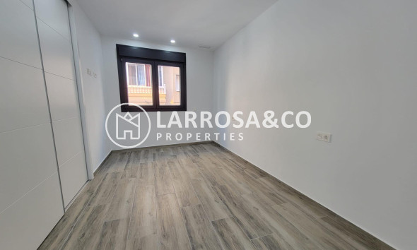 Resale - Apartment - Torrevieja - Playa del cura