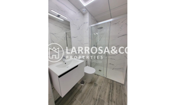 Resale - Apartment - Torrevieja - Playa del cura