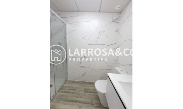 Resale - Apartment - Torrevieja - Playa del cura