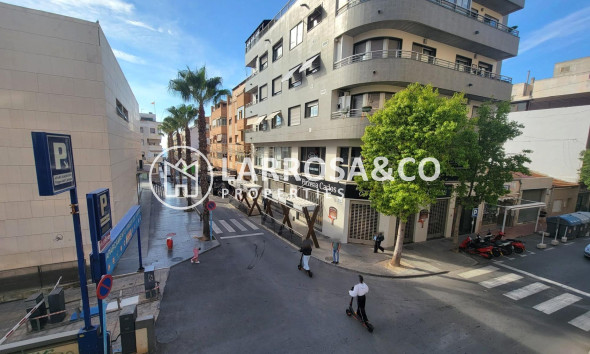 Resale - Apartment - Torrevieja - Playa del cura