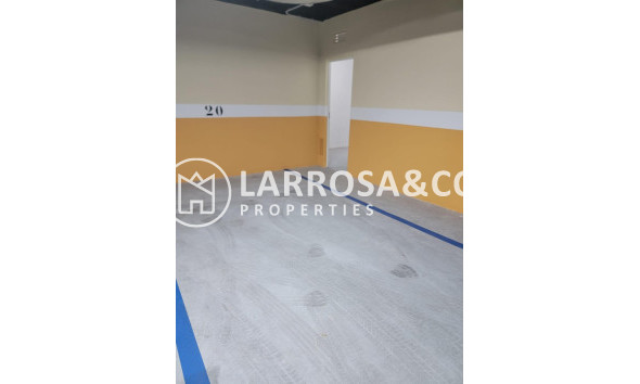 Resale - Apartment - Torrevieja - Playa del cura