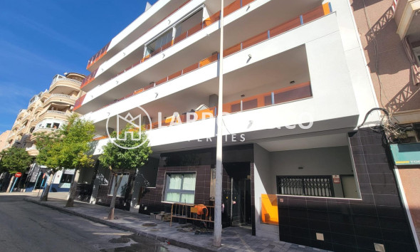 Resale - Apartment - Torrevieja - Playa del cura