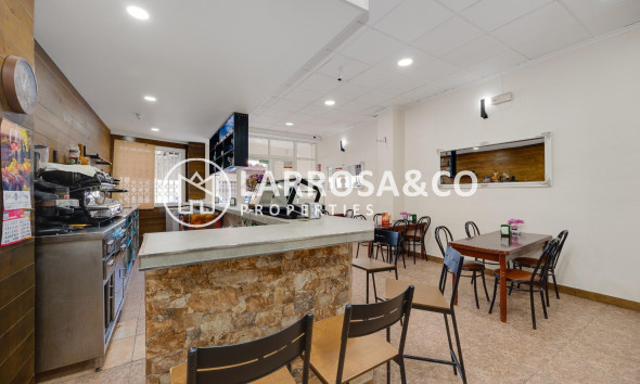 Resale - Commercial space - Torrevieja - Estacion de autobuses