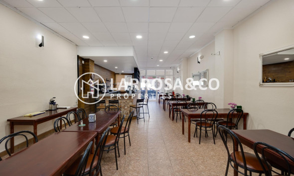 Resale - Commercial space - Torrevieja - Estacion de autobuses