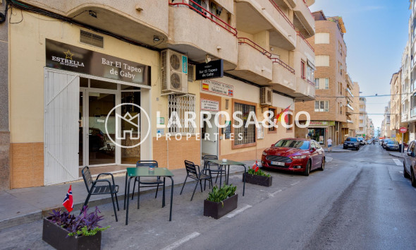 Resale - Commercial space - Torrevieja - Estacion de autobuses