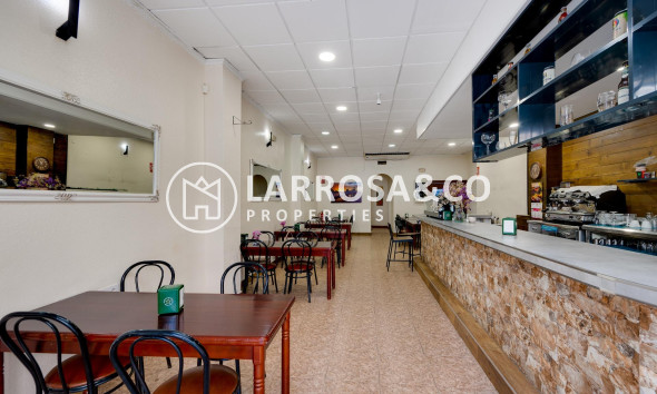 Resale - Commercial space - Torrevieja - Estacion de autobuses