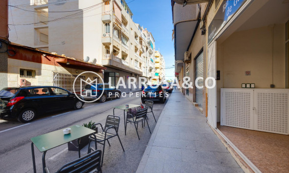 Resale - Commercial space - Torrevieja - Estacion de autobuses