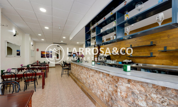 Resale - Commercial space - Torrevieja - Estacion de autobuses