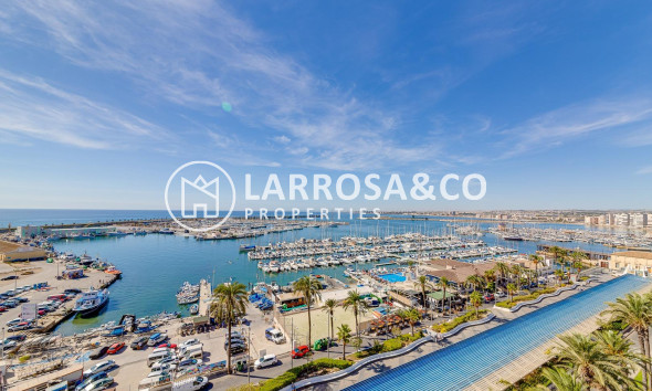 Resale - Commercial space - Torrevieja - Estacion de autobuses