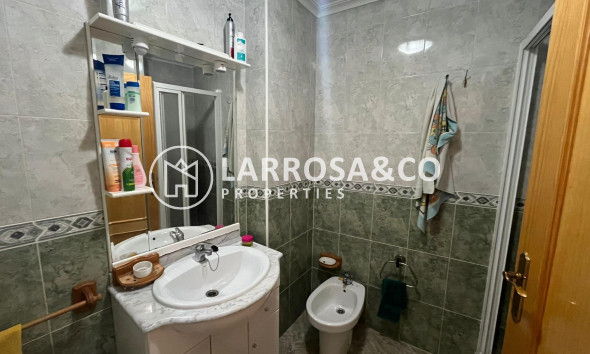 Resale - Ground floor apartment - Torrevieja - La Mata