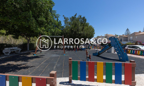 Resale - Semi-detached house - Orihuela costa - Playa Flamenca